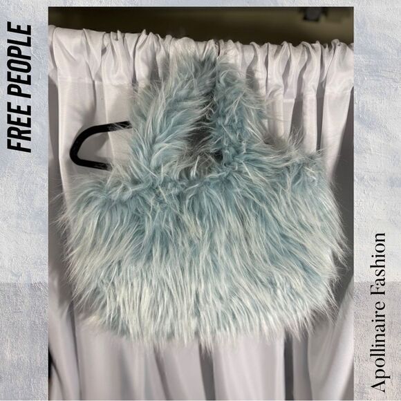 URBAN OUTFITTERS FAUX FUR TOTE HAND BAG IN SKY BLUE NEW - Picture 3 of 5